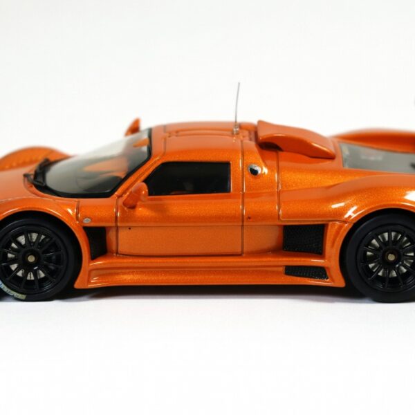 IXO MOC141 Gumpert Apollo S 2010 – 1:43